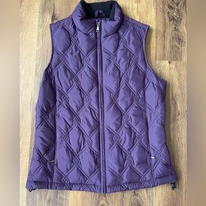 Ladies, Eddie Bauer, Vest, quilted, size small, eggplant  fleece neck pockets